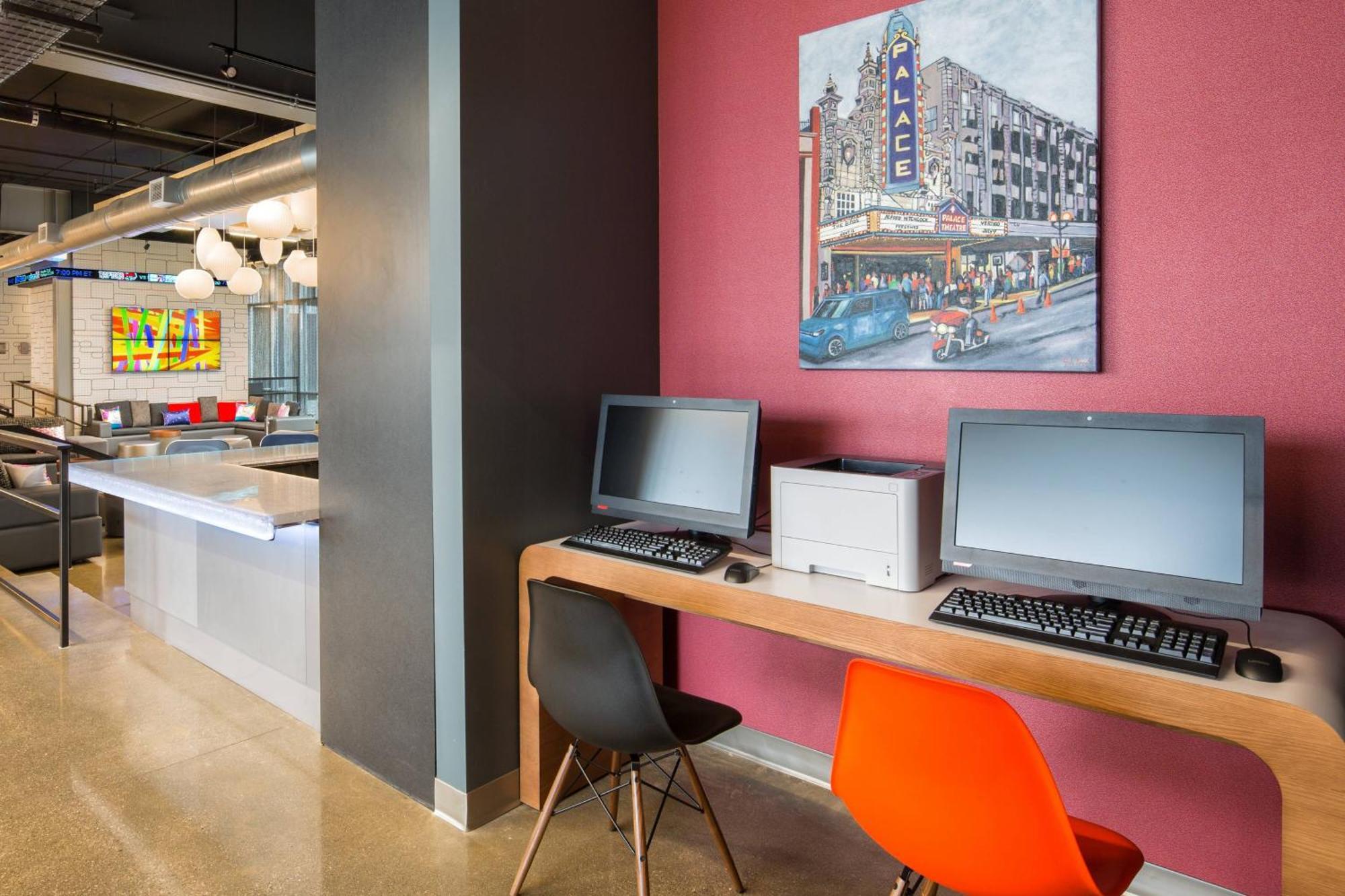 Aloft East Hotel 3*