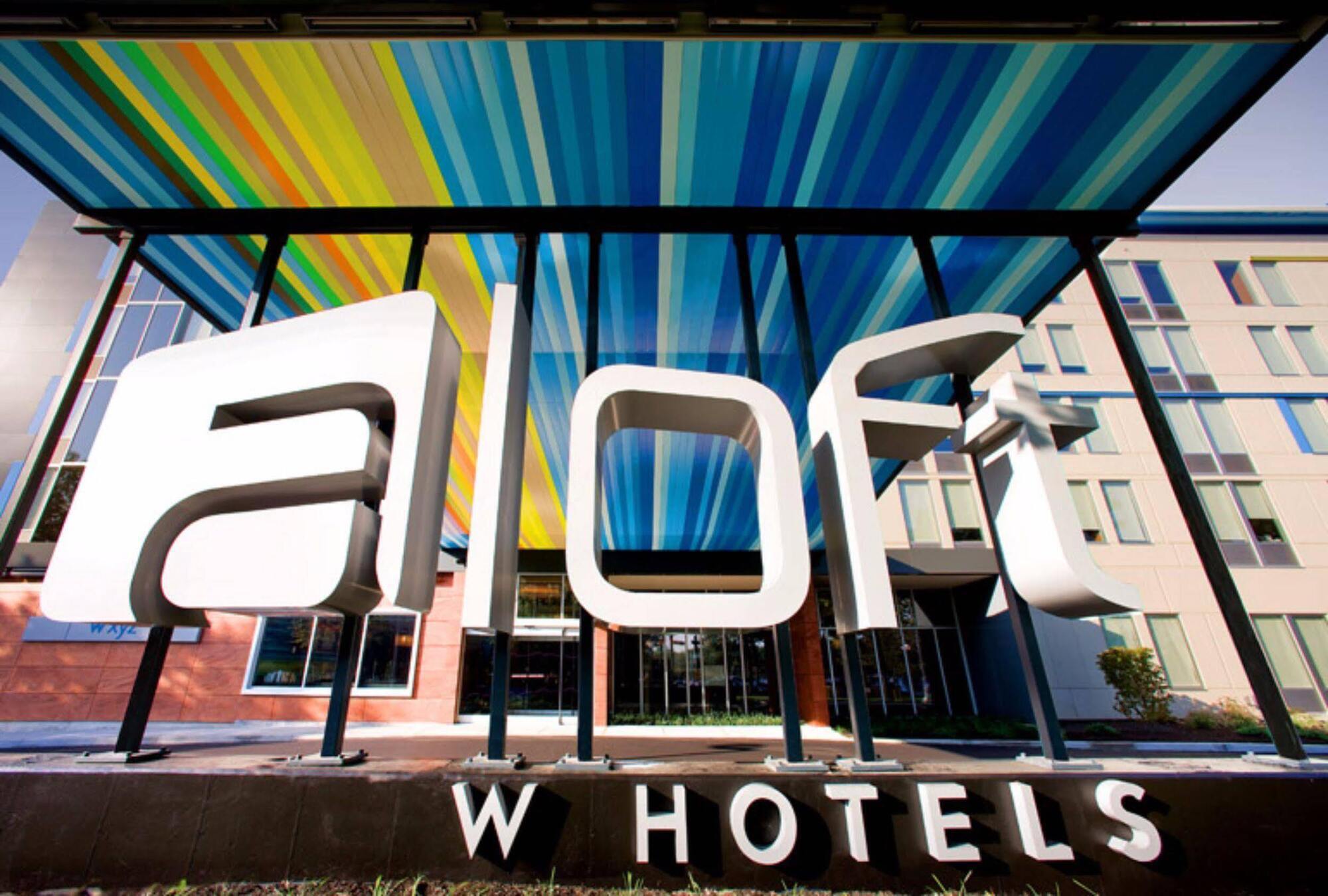 Aloft East Hotel 3*